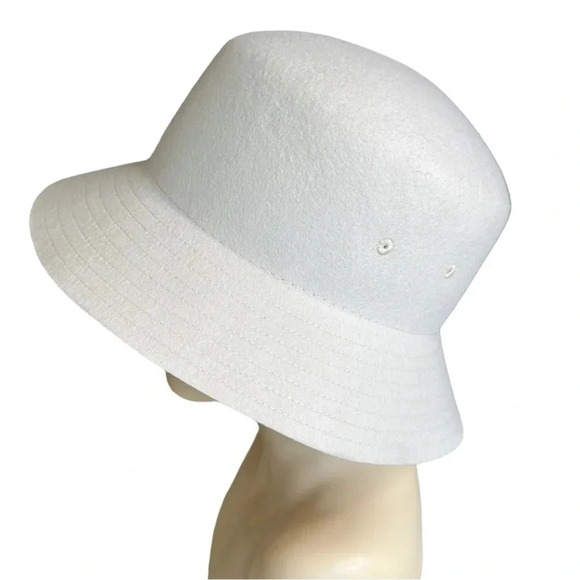 PHENIX Retro Wool Felt Cloche Style Hat in Bone Chic Lady Neutral, Size OS - Picture 1 of 11